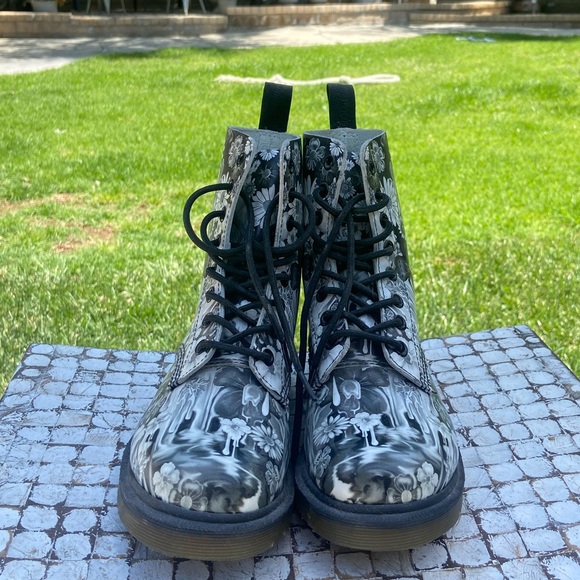 Dr. martens Black & White Floral paint drip pascal boots - Picture 3 of 5